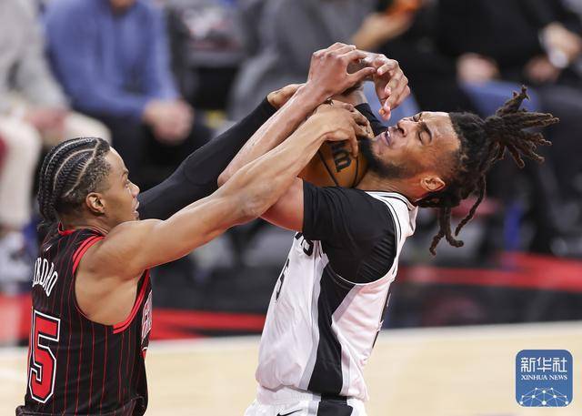 NBA常规赛丨马刺胜公牛