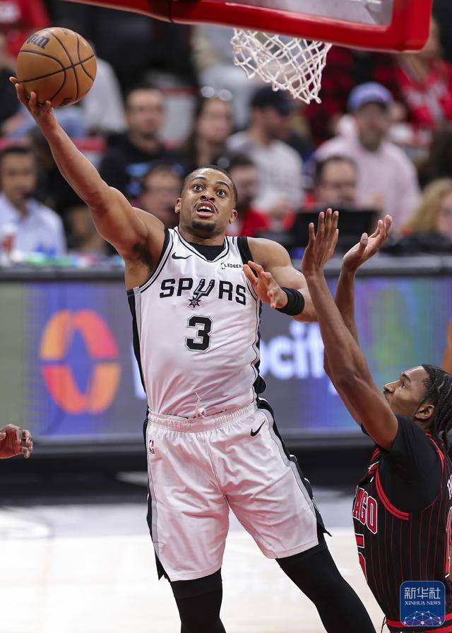 NBA常规赛丨马刺胜公牛