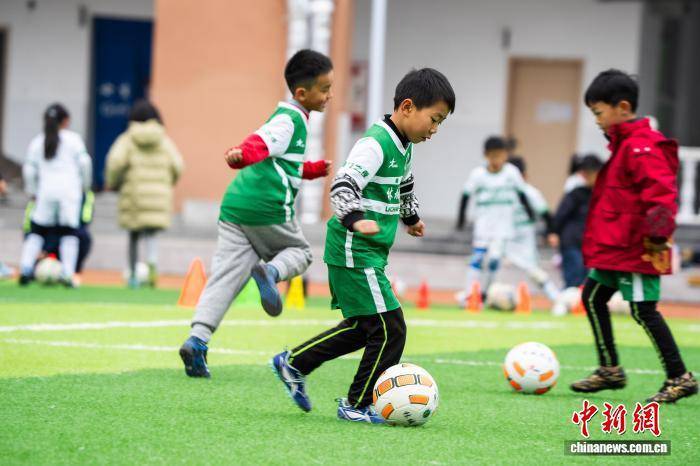 贵州毕节：“青训”校园 少年“足”梦