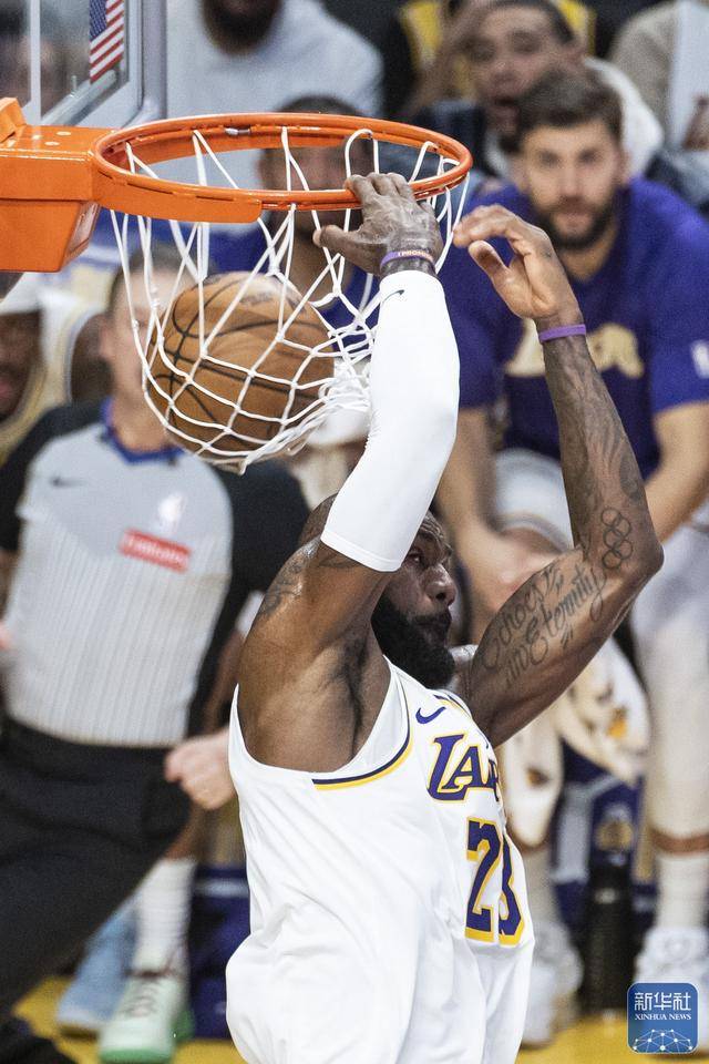 籃(lán)球丨(gǔn)NBA常槼(guī)赛：湖(hú)人胜国王