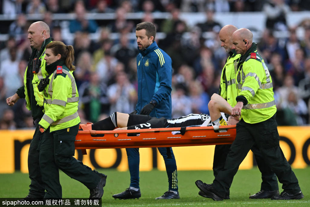 觀(guān)看我们战勝(shèng)富勒姆的完整比赛回放：阿(ā)森(sēn)纳客場(chǎng)小勝(shèng)，继续领跑英超积分榜